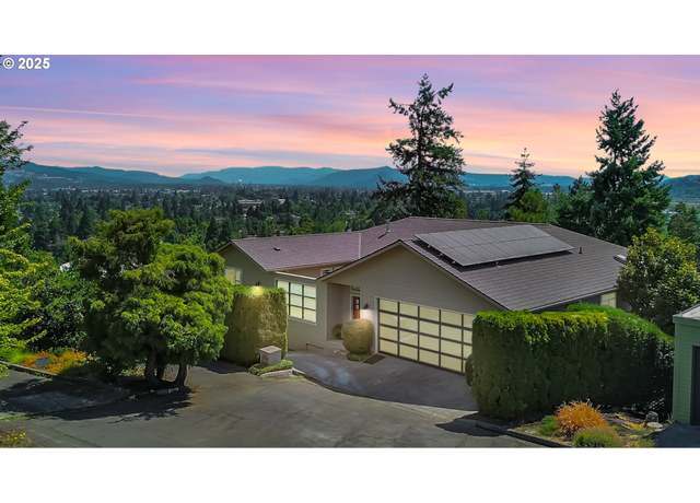 Property at 835 Willacade Ct, Springfield, OR 97477, 4 beds, 5 baths
