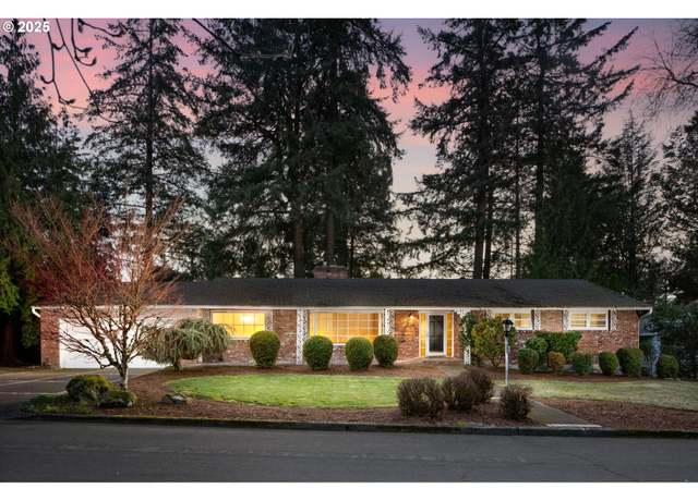 Property at 11230 SW Muirwood Dr, Portland, OR 97225, 5 beds, 3 baths