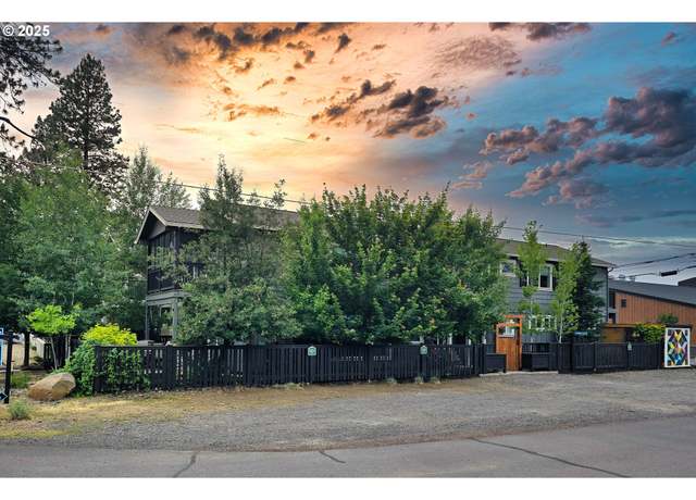 Property at 255 S Larch St, Sisters, OR 97759, 4 beds, 3 baths