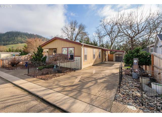Property at 141 Wanda Ct, Myrtle Creek, OR 97457, 3 beds, 2 baths