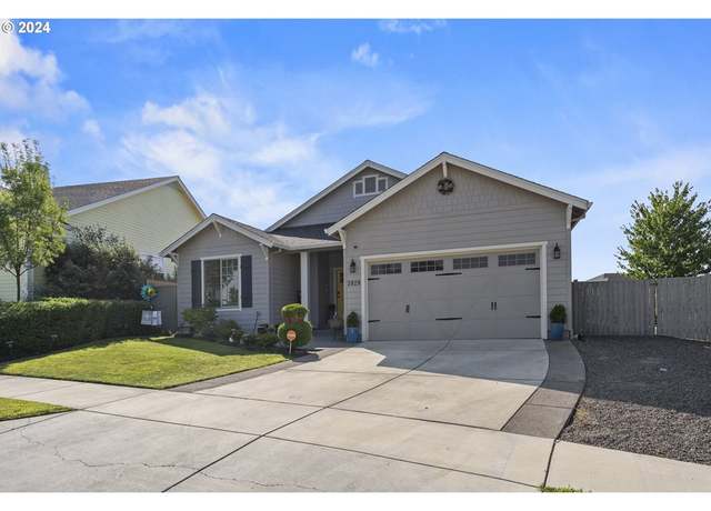 Property at 3828 Sherwood Park Dr, Medford, OR 97504, 3 beds, 2 baths