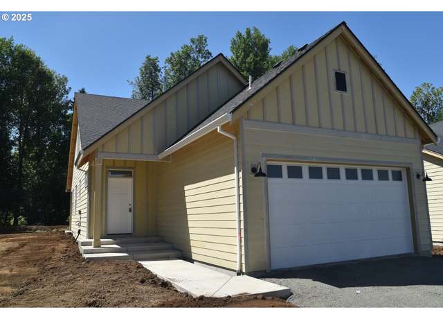 Property at 845 Oakleaf Way, Silverton, OR 97381, 3 beds, 2.5 baths
