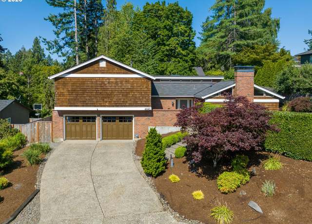 Property at 4041 SW 55th Dr, Portland, OR 97221, 3 beds, 3 baths