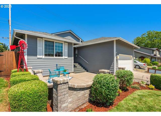 Property at 8212 NE Snowberry Loop, Vancouver, WA 98664, 3 beds, 2 baths