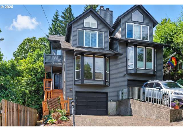 Property at 114 S Abernethy St, Portland, OR 97239, 3 beds, 2.5 baths
