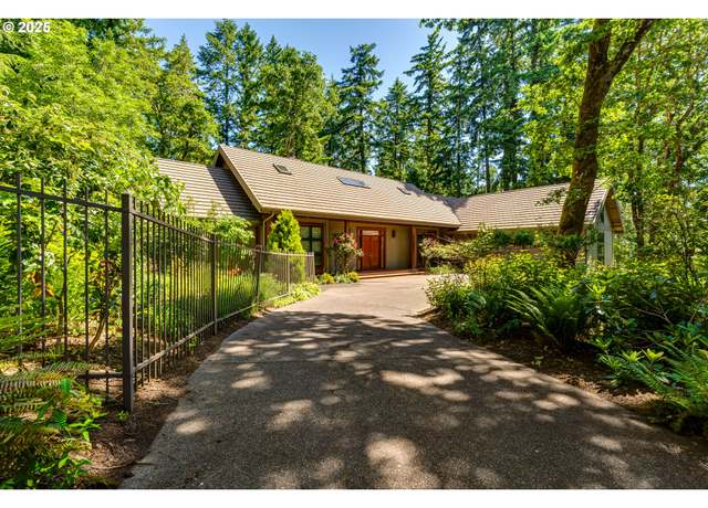 Property at 2405 Blacktail Dr, Eugene, OR 97405, 3 beds, 3.5 baths