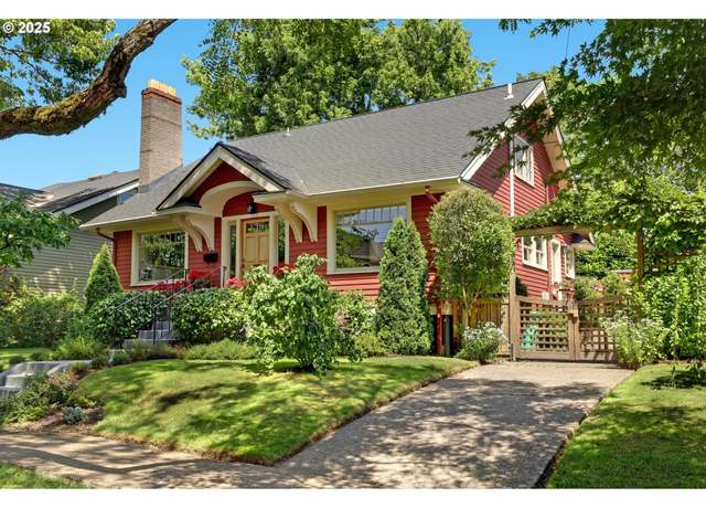 Property at 1351 SE Flavel St, Portland, OR 97202, 4 beds, 3 baths