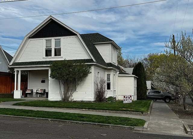 Property at 204 NW 6th St, Pendleton, OR 97801, 3 beds, 3 baths