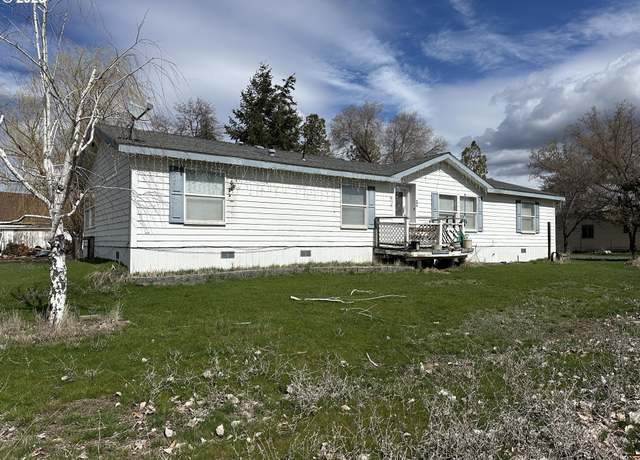 Property at 404 Second St, Fossil, OR 97830, 3 beds, 2 baths