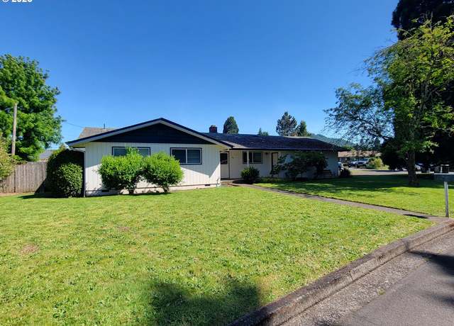 Property at 935 S 38th St, Springfield, OR 97478, 3 beds, 1.5 baths