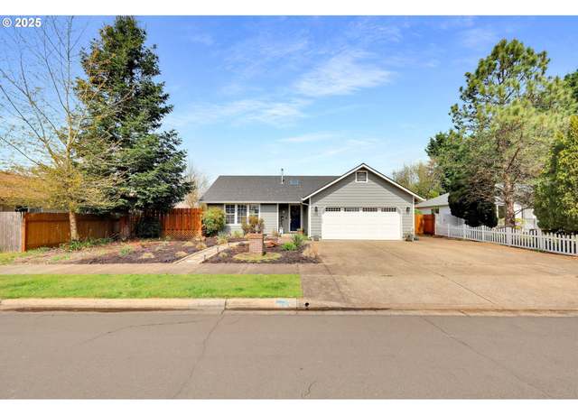 Property at 553 Calumet Ave, Eugene, OR 97404, 3 beds, 2 baths