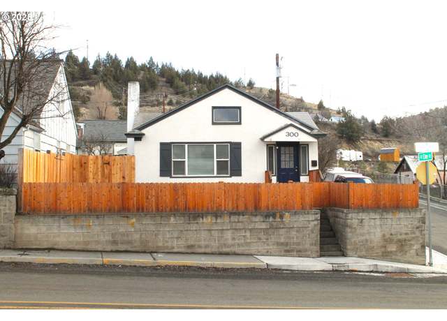 Property at 300 E Main St, John Day, OR 97845, 2 beds, 1 bath