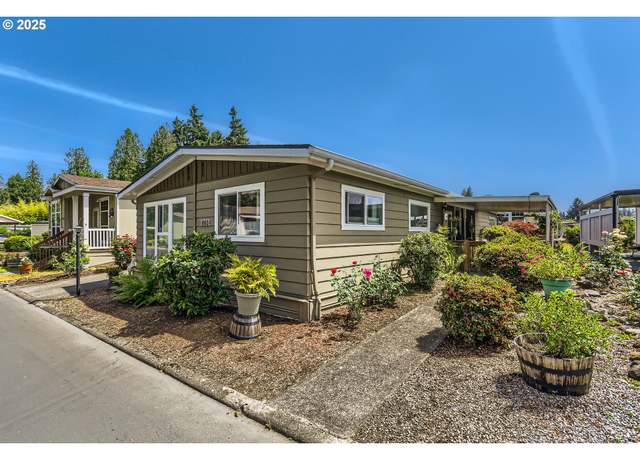 Property at 11680 SW Royal Villa Dr, Tigard, OR 97224, 3 beds, 2 baths