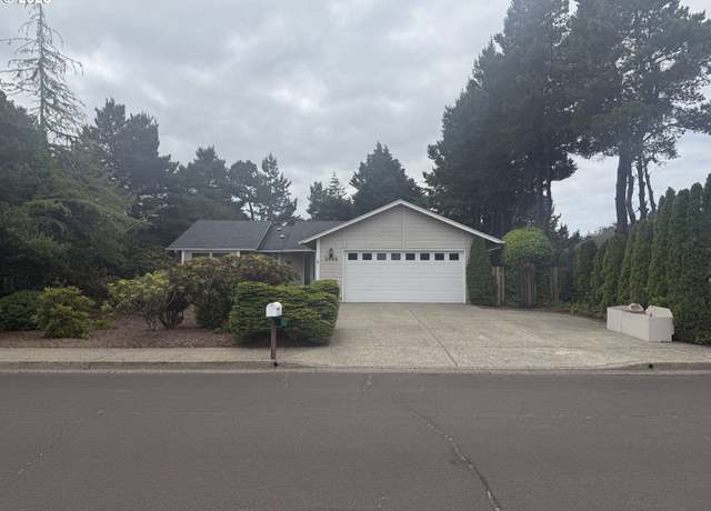 Property at 2040 40th St, Florence, OR 97439, 3 beds, 2 baths