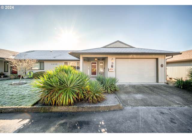 Property at 1205 NW 132nd St Unit B, Vancouver, WA 98685, 2 beds, 2 baths
