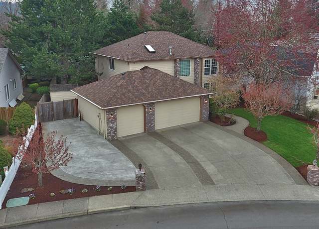 Property at 15060 SE Lostine Dr, Clackamas, OR 97015, 4 beds, 2.5 baths