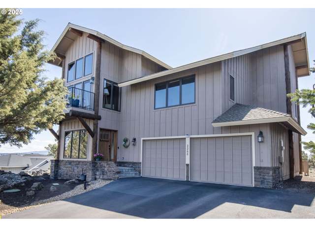 Property at 2268 Hawk Owl Ct, Redmond, OR 97756, 6 beds, 4.5 baths