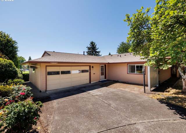 Property at 11750 SW King George Dr, King City, OR 97224, 3 beds, 2 baths