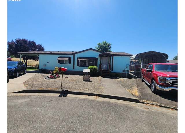 Property at 258 Bobwhite St, Roseburg, OR 97471, 3 beds, 2 baths