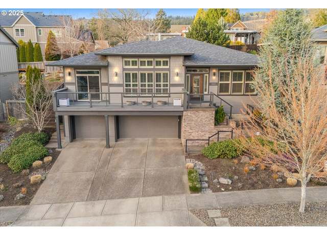 Property at 1101 N Alexandra Dr, Newberg, OR 97132, 4 beds, 2.5 baths