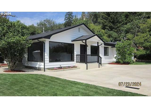 Property at 591 Fairchild St, Canyonville, OR 97417, 3 beds, 1 bath