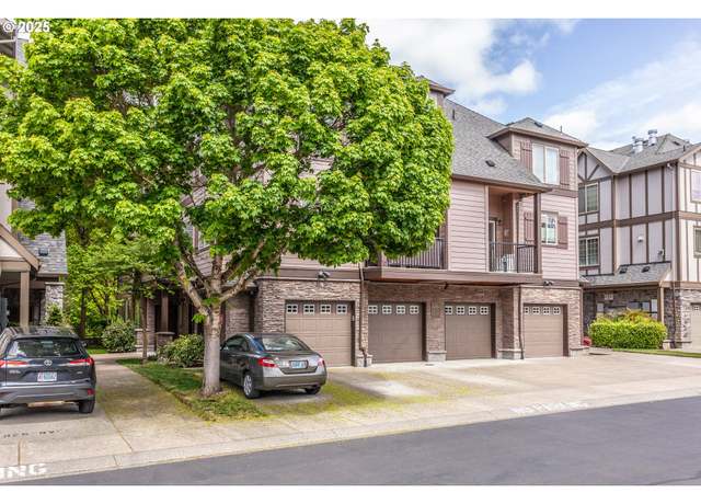 Property at 8109 NE Rockne Way, Hillsboro, OR 97006, 2 beds, 2.5 baths