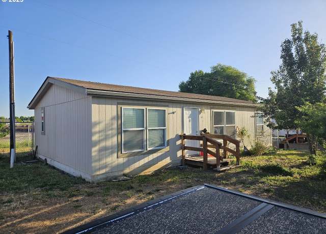 Property at 310 E Collins St, Goldendale, WA 98620, 3 beds, 2 baths