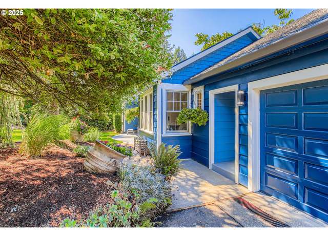 Property at 11301 SW 55th Ave, Portland, OR 97219, 3 beds, 2 baths