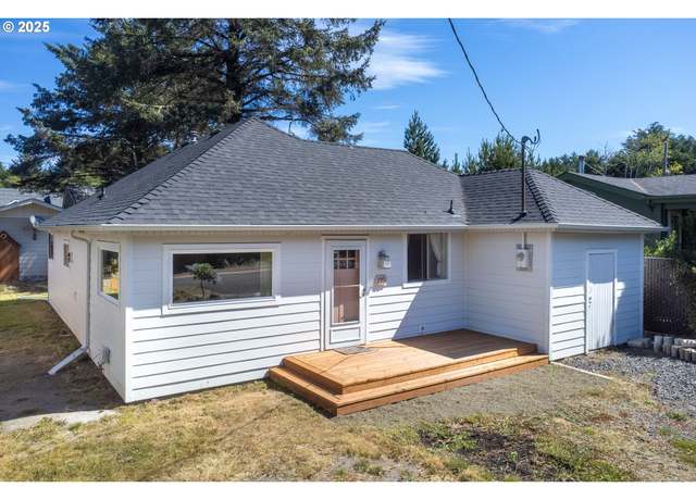 Property at 135 Laurel St, Gleneden Beach, OR 97388, 3 beds, 1 bath
