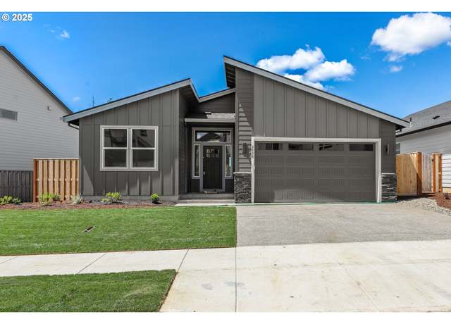 Property at 2638 NE Justus Ave, Estacada, OR 97023, 3 beds, 2 baths