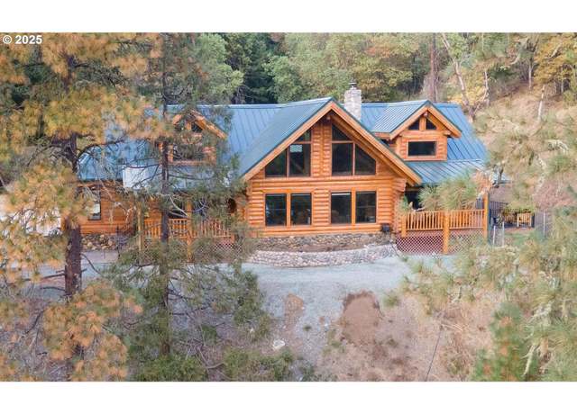 Property at 225 Eagle Ridge Dr, Canyonville, OR 97417, 2 beds, 2 baths