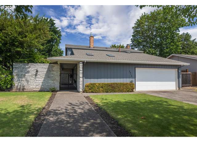 Property at 2915 Chuckanut St, Eugene, OR 97408, 4 beds, 2.5 baths