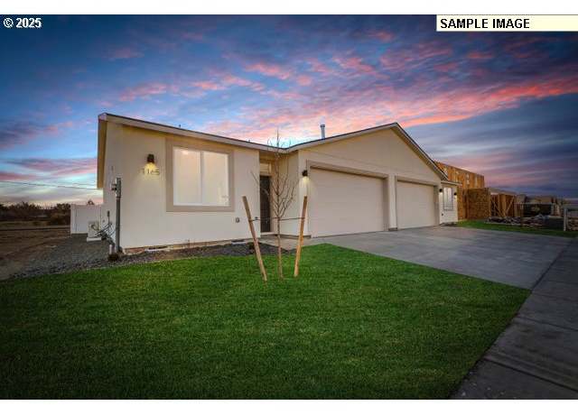 Property at 1205 NE Emerald Dr, Hermiston, OR 97838, 3 beds, 2 baths