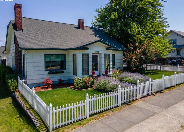 Property at 403 W 9th St, The Dalles, OR 97058, 3 beds, 4 baths