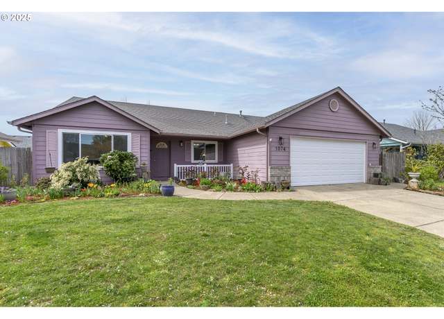 Property at 1074 S 6th St, Independence, OR 97351, 3 beds, 2 baths