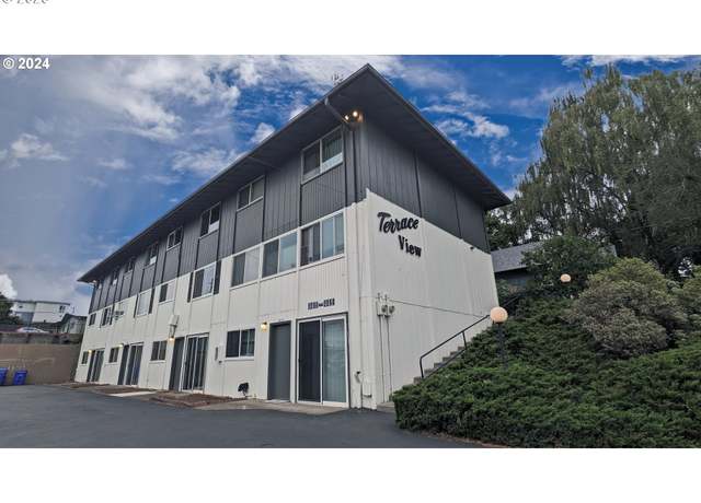 Property at 4405 SE 15th Ave, Portland, OR 97202, 12 beds, 11 baths