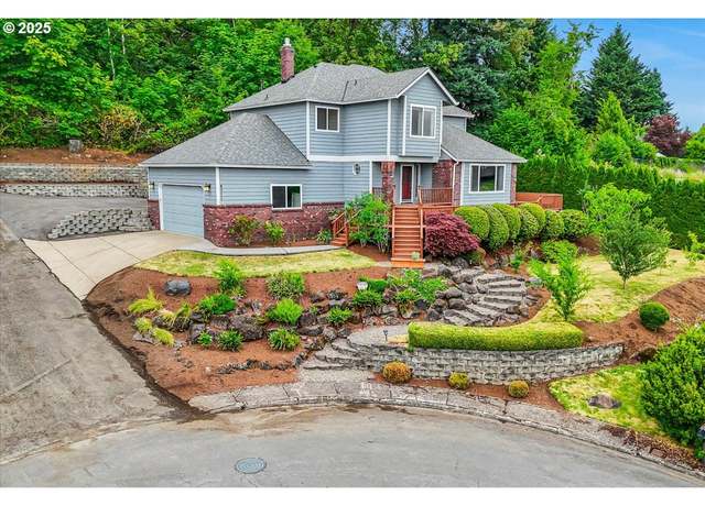 Property at 8311 Greenann Ct, Gladstone, OR 97027, 4 beds, 2.5 baths