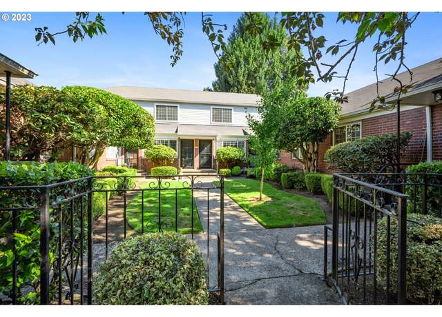 Property at 2105 NE Everett St #5, Portland, OR 97232, 2 beds, 1 bath