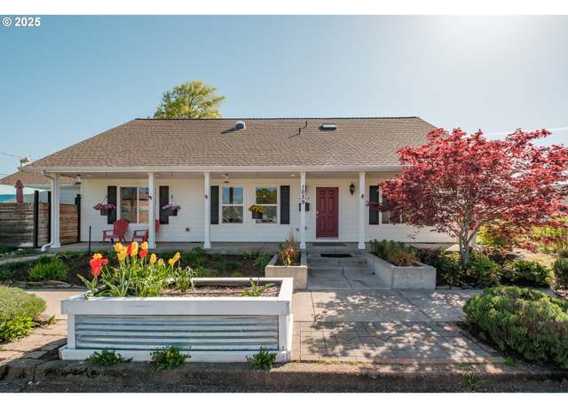 Property at 1039 Willetta St, Albany, OR 97321, 3 beds, 2.5 baths