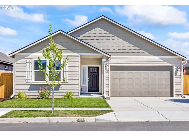 Property at 933 NW Teak Ct, Redmond, OR 97756, 4 beds, 2 baths