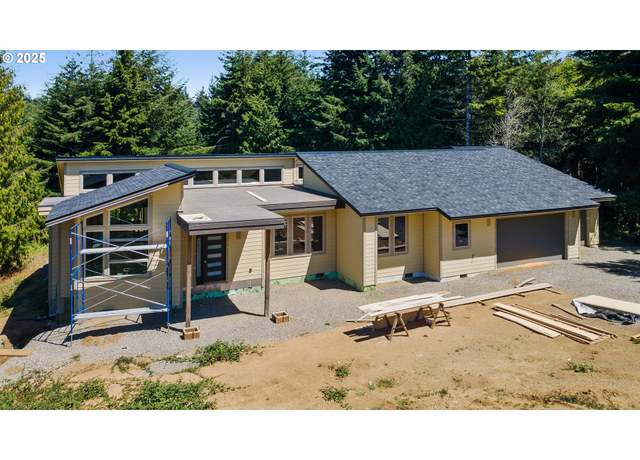 Property at 62039 Double Eagle Rd, Coos Bay, OR 97420, 4 beds, 3.5 baths
