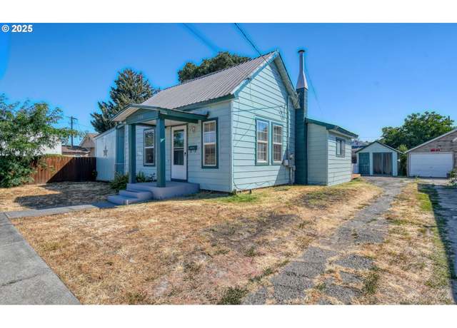 Property at 304 SW 16th St, Pendleton, OR 97801, 2 beds, 1.5 baths