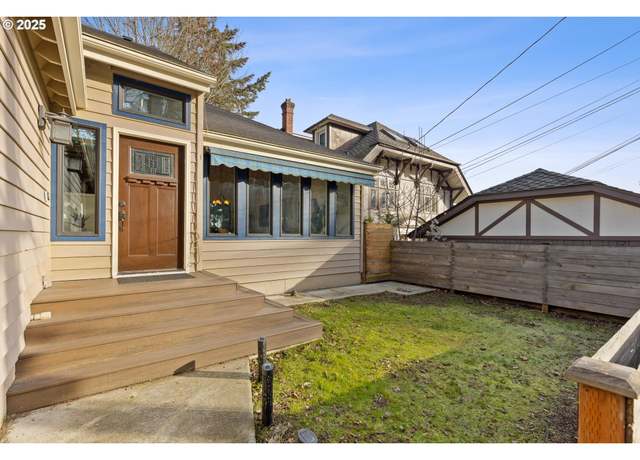 Property at 1693 SW Montgomery Dr, Portland, OR 97201, 3 beds, 3 baths