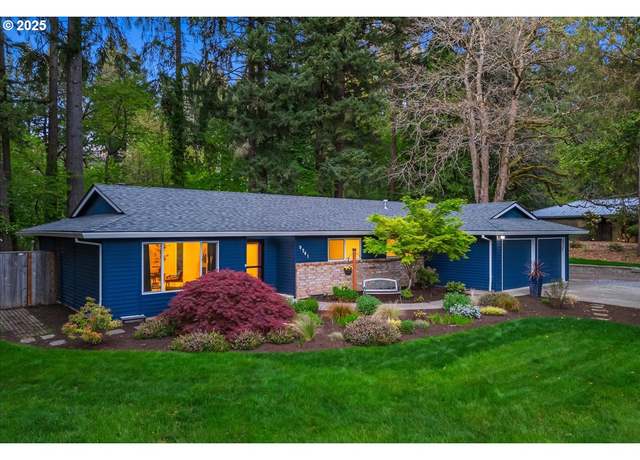 Property at 9241 SW Arapaho Rd, Tualatin, OR 97062, 3 beds, 2 baths