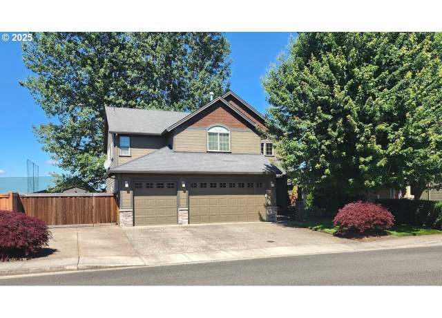 Property at 525 Grizzly St, Aumsville, OR 97325, 3 beds, 2.5 baths