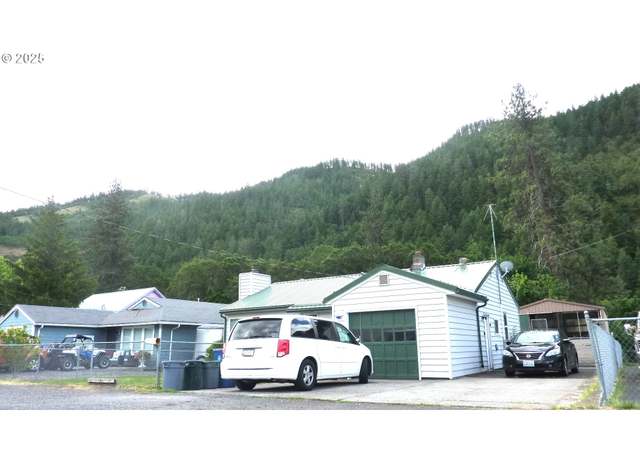 Property at 610 Bluff Rd, Klickitat, WA 98628, 3 beds, 1.5 baths