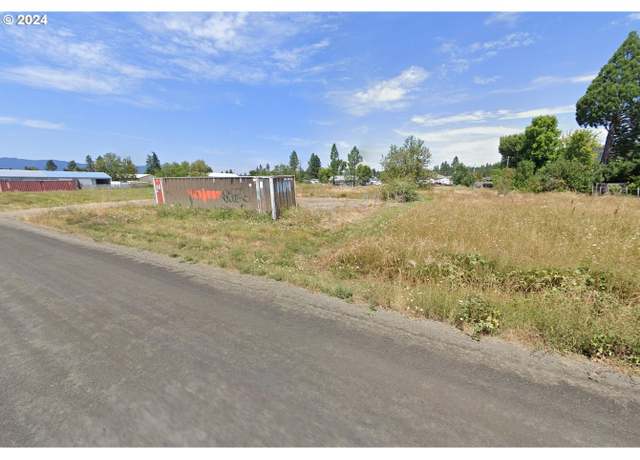 Property at 1223 Duke Ave, Sutherlin, OR 97479