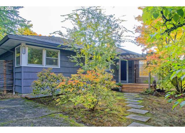 Property at 6312 SW Lesser Way, Portland, OR 97219, 3 beds, 1.5 baths