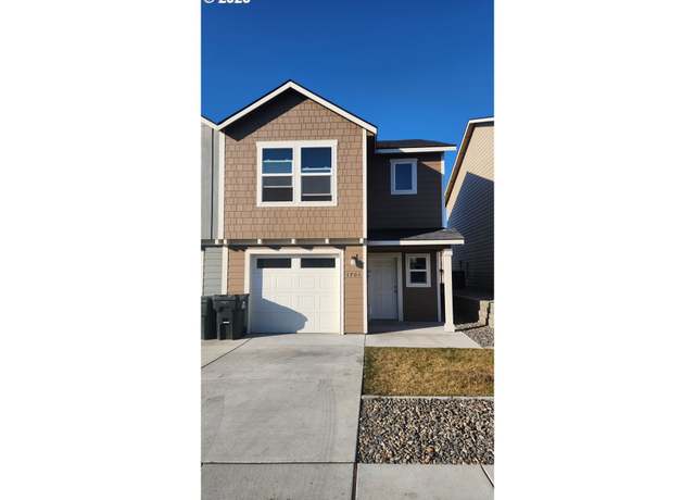 Property at 1701 NE 8th St, Hermiston, OR 97838, 3 beds, 2.5 baths