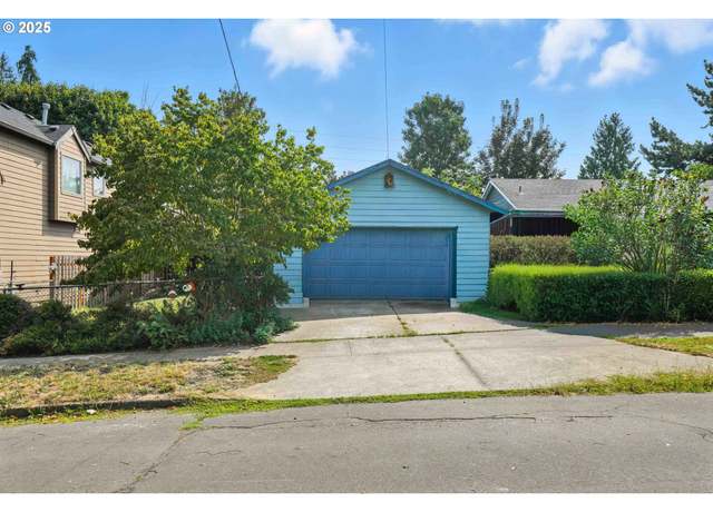 Property at 6926 N Armour St, Portland, OR 97203, 3 beds, 2 baths